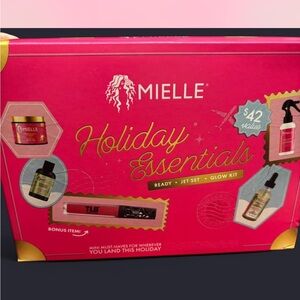 Mielle Holiday Essentials Kit